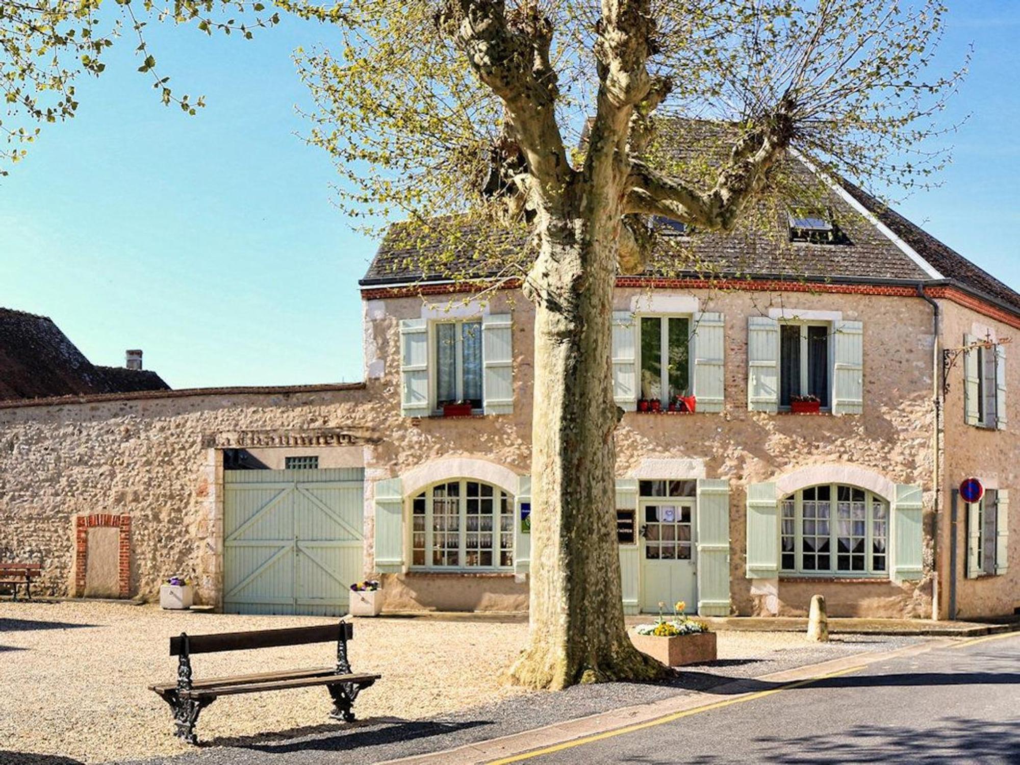 Chambre Quadruple Avec Piscine Au Bord De La Loire - Fr-1-590-474 Bed & Breakfast Ousson-sur-Loire Exterior photo