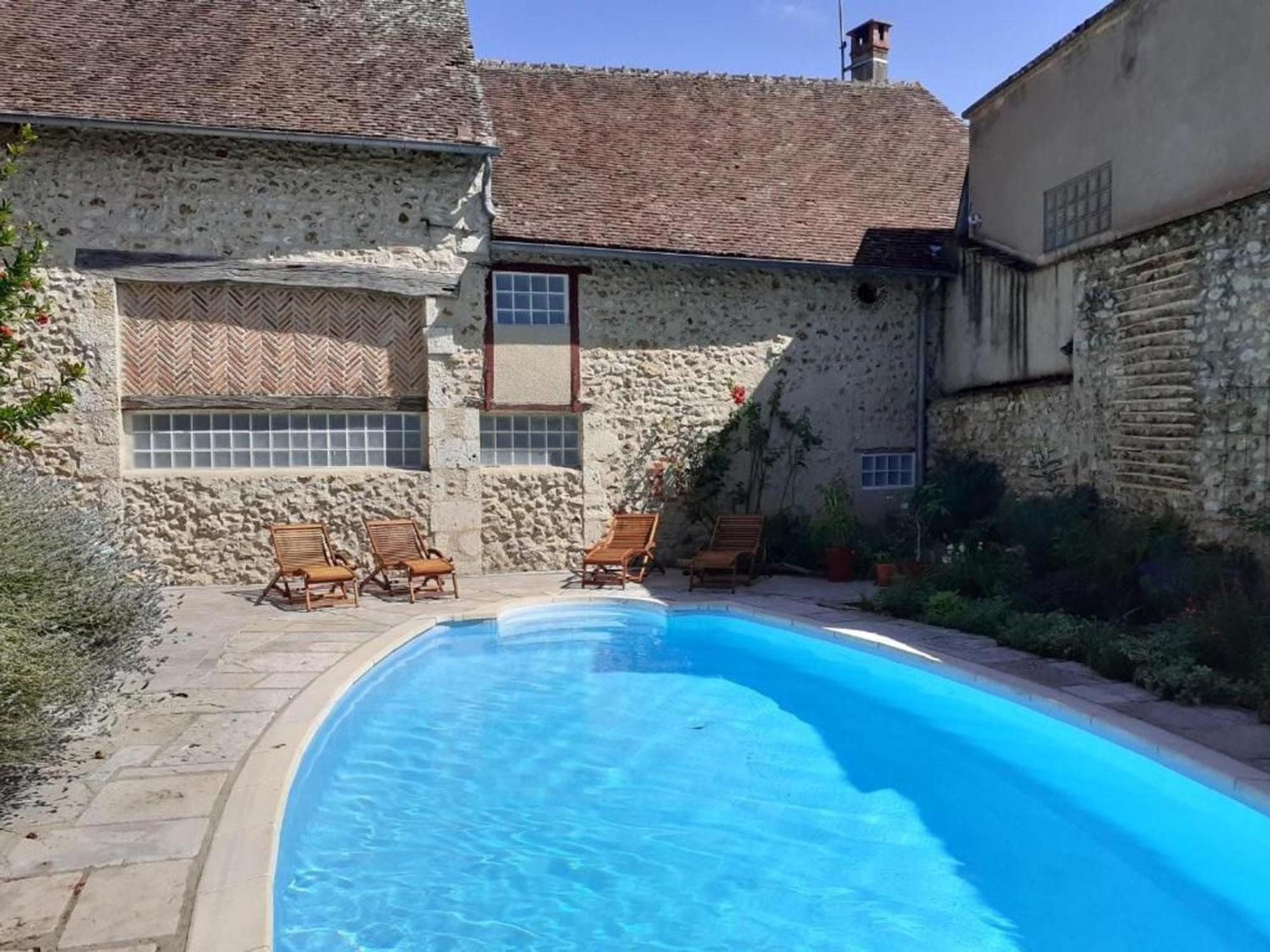 Chambre Quadruple Avec Piscine Au Bord De La Loire - Fr-1-590-474 Bed & Breakfast Ousson-sur-Loire Exterior photo