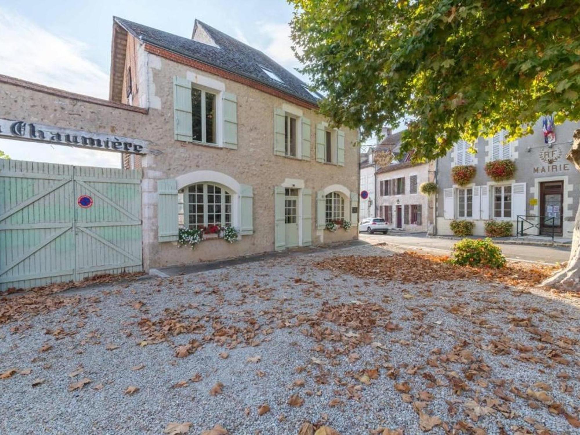 Chambre Quadruple Avec Piscine Au Bord De La Loire - Fr-1-590-474 Bed & Breakfast Ousson-sur-Loire Exterior photo